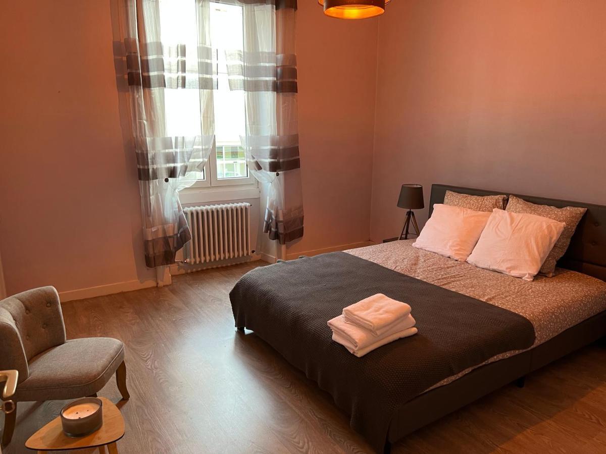 Appartement T4 70M2 - Meuble - Centre Ville - Proche Thermes Lons-le-Saunier Exterior photo